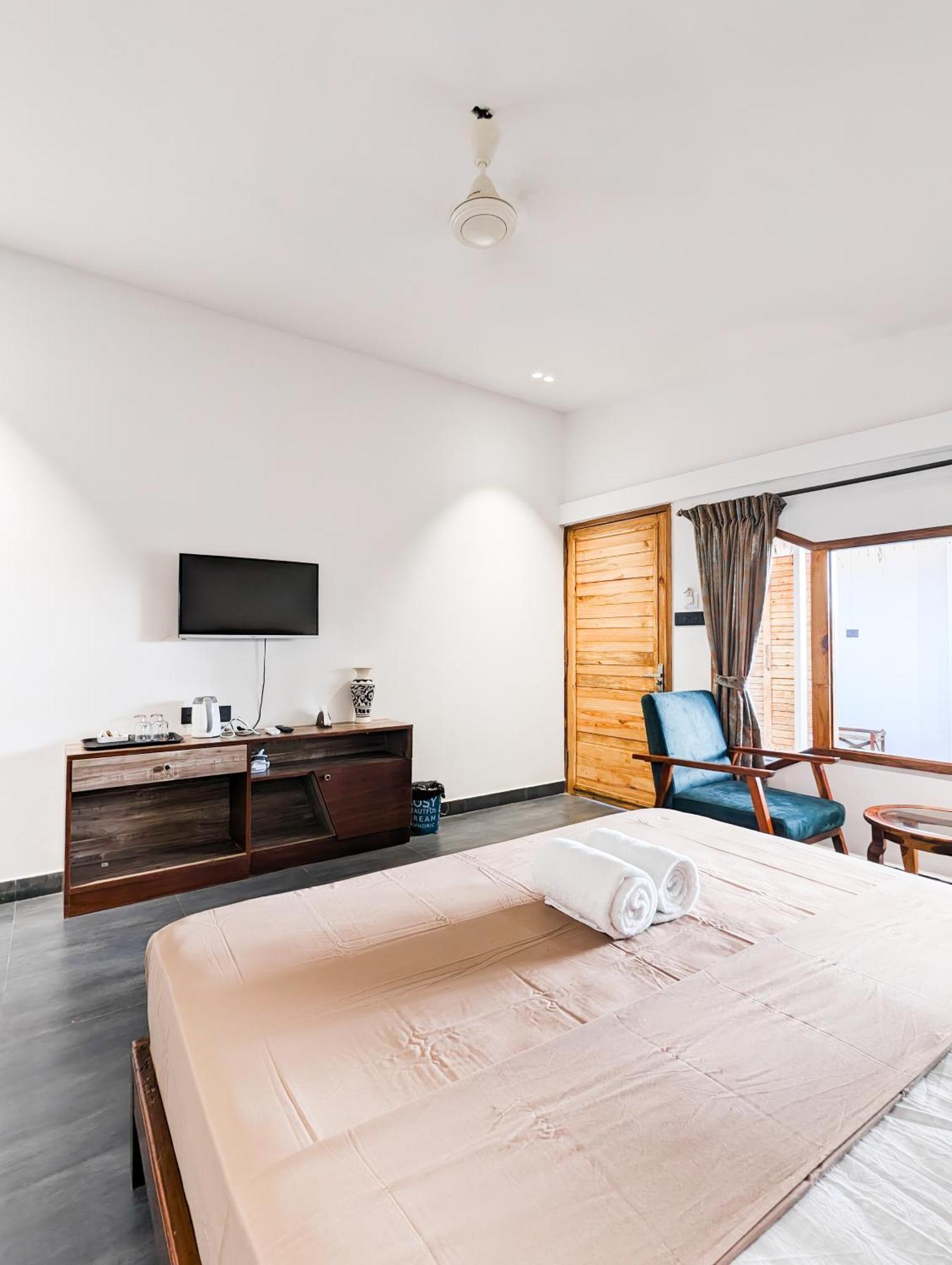 Aqua Beach Stays Ashwem Mandrem Room photo