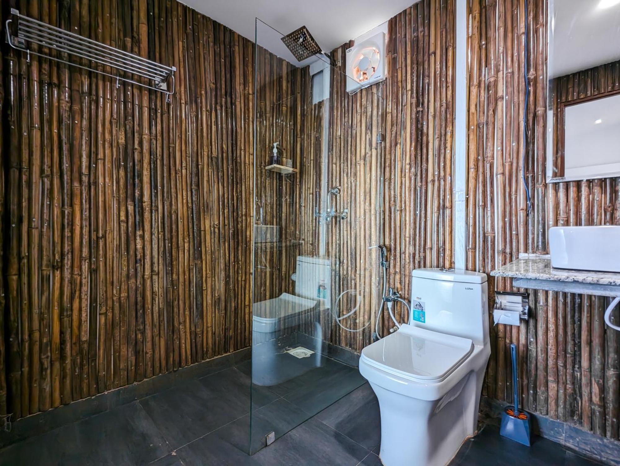 Aqua Beach Stays Ashwem Mandrem Exterior photo